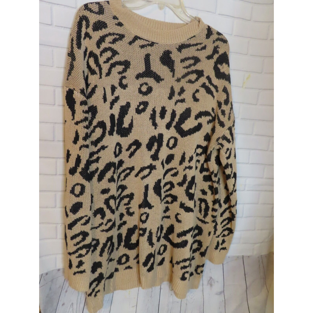 Women’s Size L Vestidos Animal Print Knit Sweater Bulky Tunic Leopard